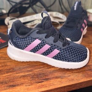 Adidas toddler Black and Pink Mesh 2.0. Size 5c